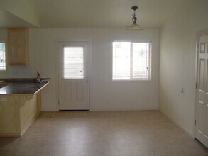 1004 53rd St in Springfield, OR - Foto de edificio - Building Photo