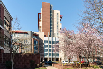 3110 Mt Vernon Ave in Alexandria, VA - Foto de edificio - Building Photo