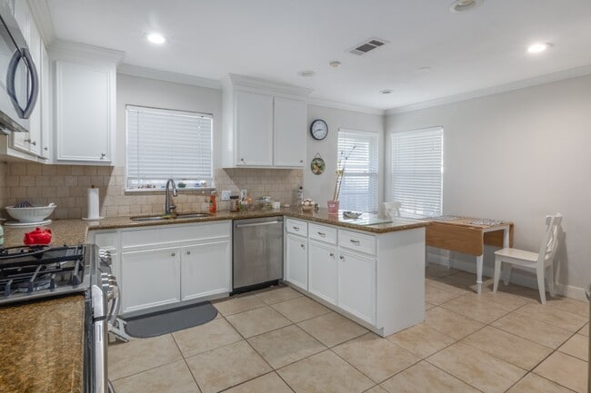 property at 11010 Cedarhurst Dr