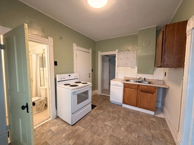 property at 1802 2nd Ave S