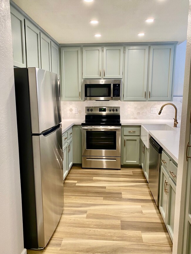 270 Dahlia Ave in Imperial Beach, CA - Building Photo - Building Photo