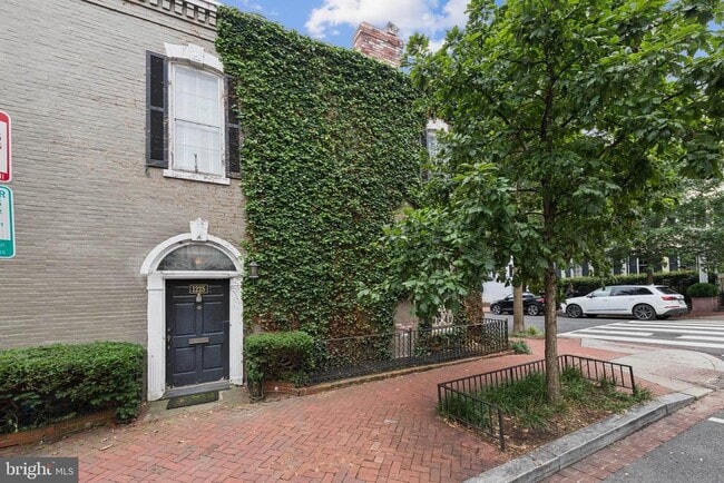 property at 1225 30th St NW