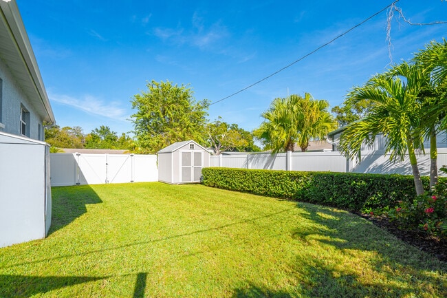 4420 W Fair Oaks Ave in Tampa, FL - Building Photo - Building Photo