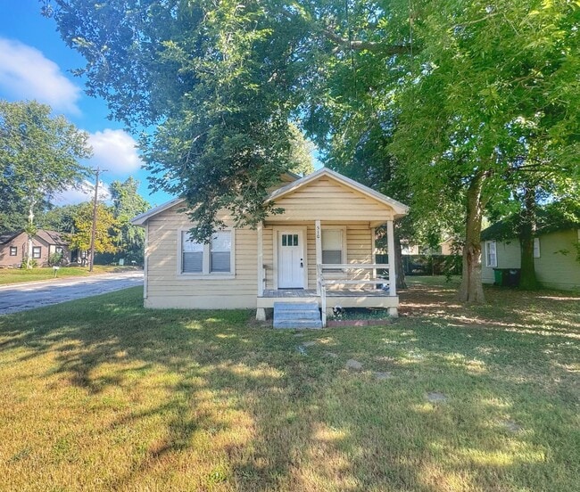 property at 510 W 6th St