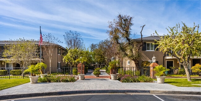 660 S Glassell St, Unit 18 in Orange, CA - Building Photo - Building Photo