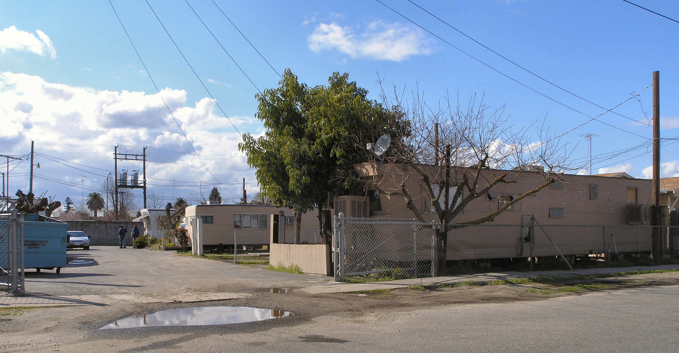 Escalon Mobile Home Park in Escalon, CA - Building Photo