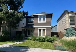 20256 Badger Rd in Bend, OR - Building Photo