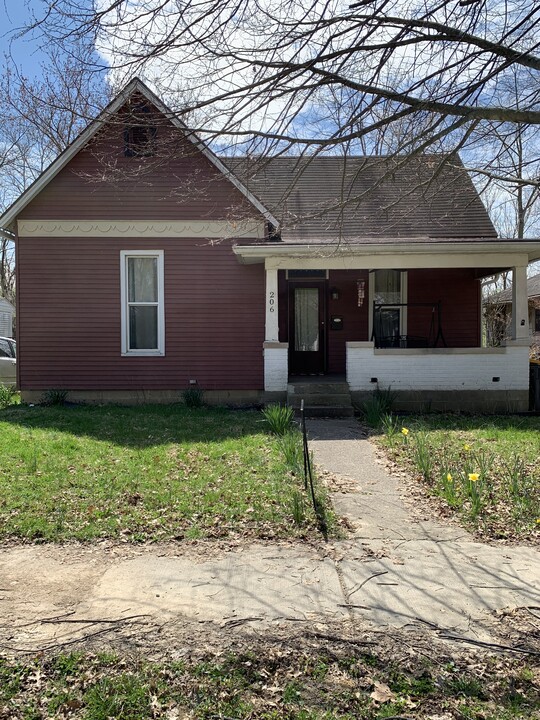 206 E Vermilya Ave in Bloomington, IN - Building Photo