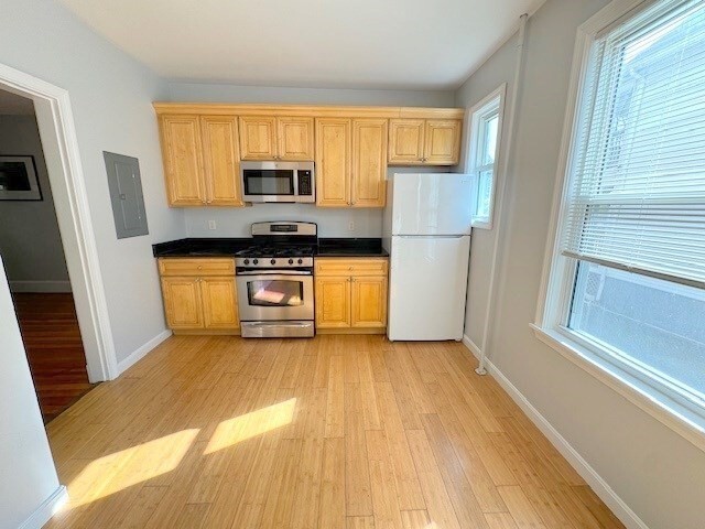 42 Hobson St, Unit 1 in Boston, MA - Building Photo