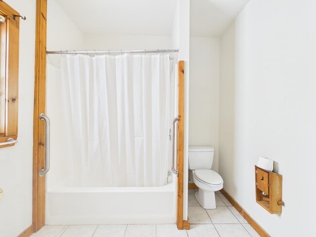 1555 Main St in Pittsburg, NH - Building Photo - Building Photo