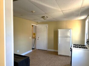 805-807 Main St in West Warwick, RI - Building Photo - Building Photo