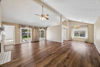 711 Flower Field Ct in Pearland, TX - Foto de edificio - Building Photo