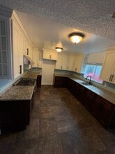 4404 Don Miguel Dr, Unit 3 in Los Angeles, CA - Building Photo - Building Photo