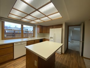 2814 Brittany Dr in Anchorage, AK - Building Photo - Building Photo