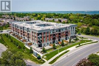 1 Redfern Ave in Hamilton, ON - Building Photo - Building Photo