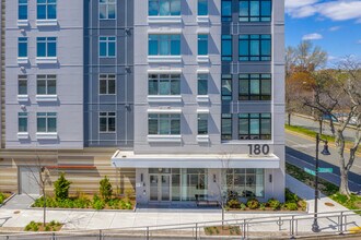 Telford 180 in Boston, MA - Foto de edificio - Building Photo