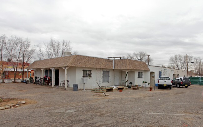 1016 Coal Ave SW in Albuquerque, NM - Building Photo - Building Photo