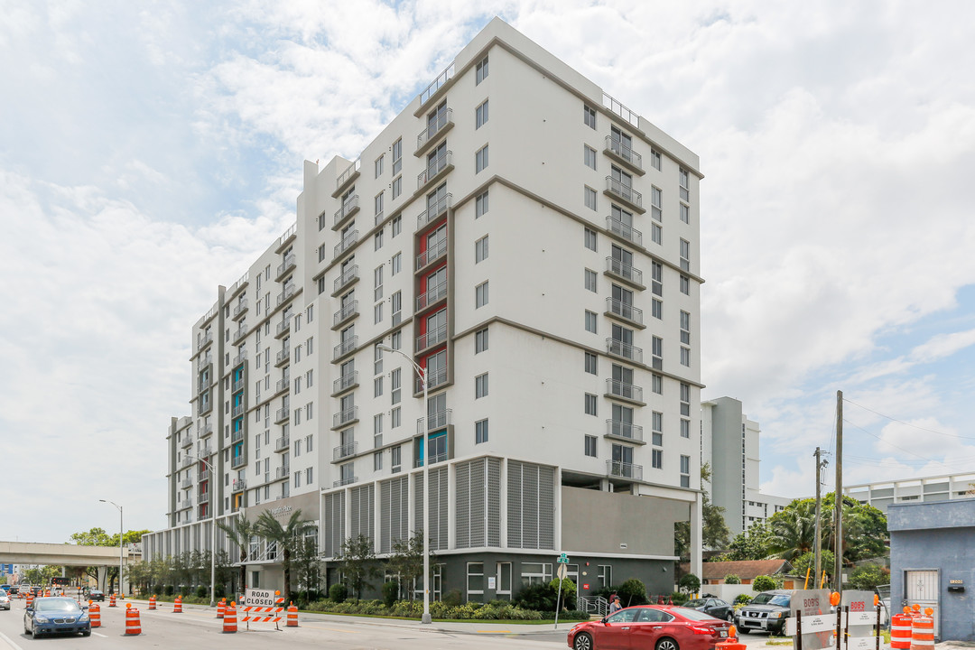 St. Martin's Place Apartments in Miami, FL - Building Photo