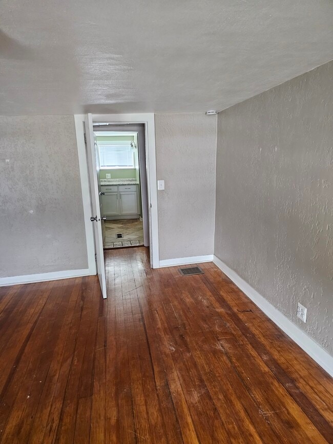 223 W Lincoln Ave in Belvidere, IL - Building Photo - Building Photo