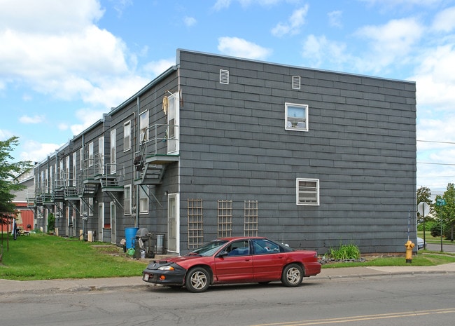 1900-1914 N 13th St in Superior, WI - Foto de edificio - Building Photo