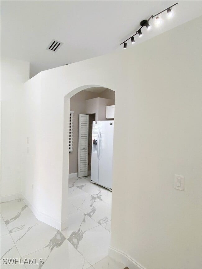 property at 6645 Huntington Lakes Cir