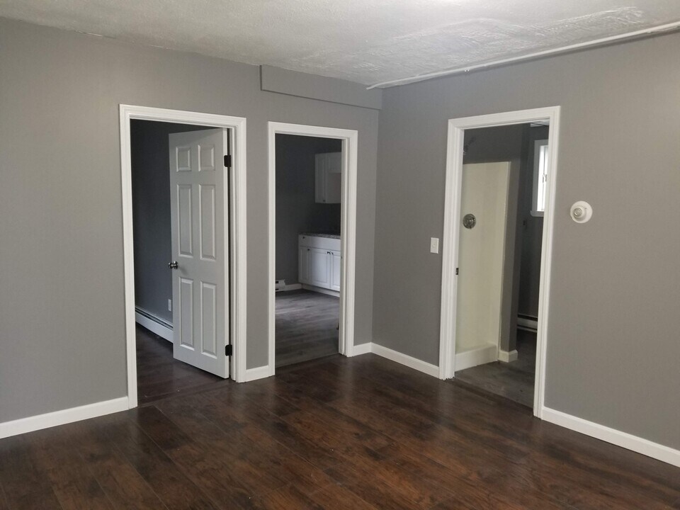 897 Branch Ave in Providence, RI - Foto de edificio