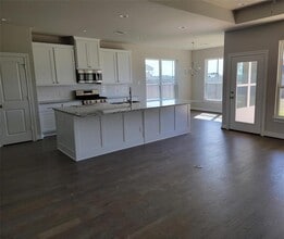 406 Hunters Xing Dr in Sealy, TX - Building Photo - Building Photo