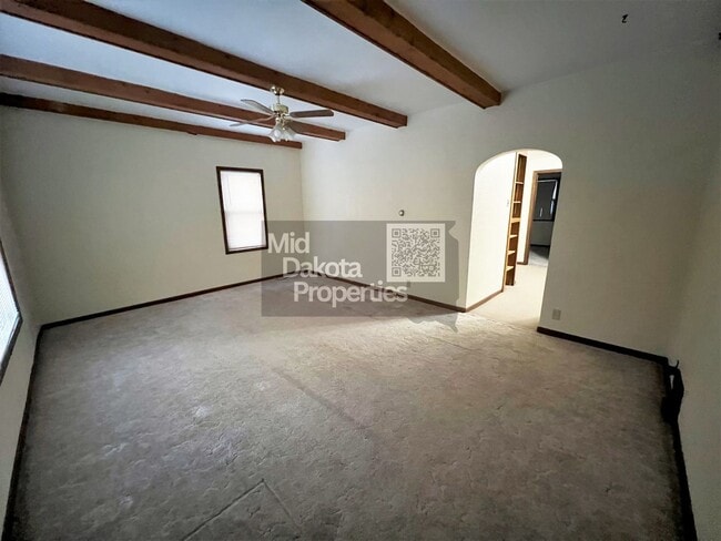 416 E 1st Ave in Mitchell, SD - Building Photo - Building Photo