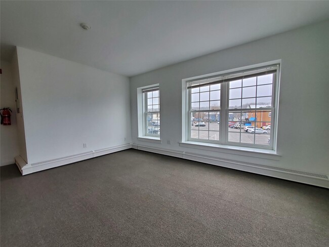 100 Mariners Way in Port Jefferson, NY - Building Photo - Building Photo