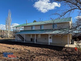102 N Main St in Veyo, UT - Building Photo