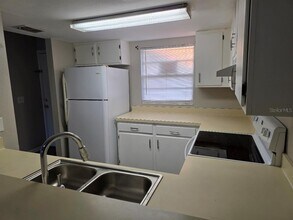 2031 Pine Chace Ct in Tampa, FL - Building Photo - Building Photo