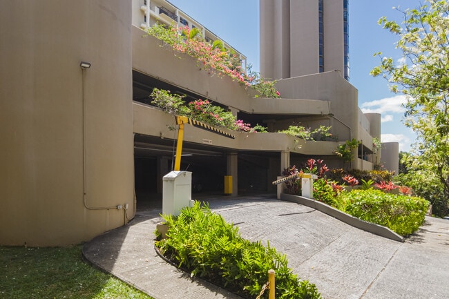 Craigside Condominiums in Honolulu, HI - Foto de edificio - Building Photo
