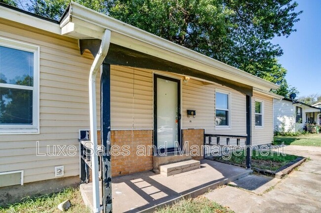 3926 SE 10th St in Del City, OK - Foto de edificio - Building Photo