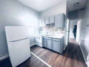 66 Tuers Ave in Jersey City, NJ - Building Photo - Building Photo