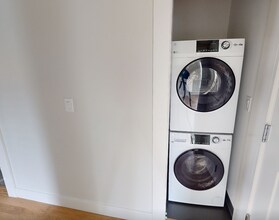 208 Banks St, Unit 3 in Cambridge, MA - Building Photo - Building Photo