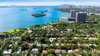 911 NE 72nd Terrace in Miami, FL - Building Photo