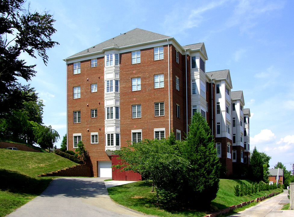 Cherry Hill in Roanoke, VA - Building Photo