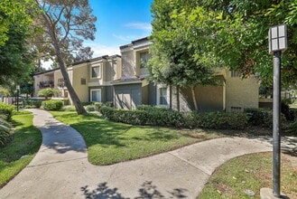 Meadowood in Simi Valley, CA - Building Photo - Building Photo