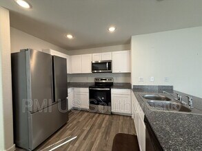 2430 River Valley Cir in Bullhead City, AZ - Building Photo - Building Photo