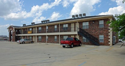 411 E Central TX Expwy in Killeen, TX - Foto de edificio - Building Photo