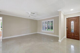 4610 Pine Tree Dr in Boynton Beach, FL - Building Photo - Building Photo