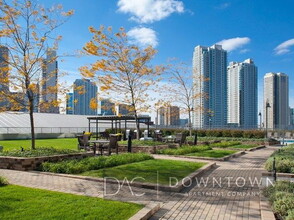 550 N Kingsbury St, Unit 3802 in Chicago, IL - Building Photo - Building Photo