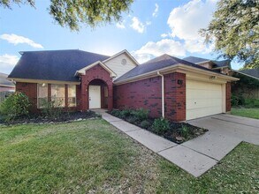 4626 Jaymar Dr in Sugar Land, TX - Building Photo - Building Photo