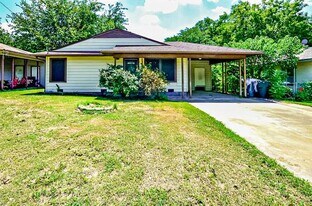 2016 E Cherry St in Sherman, TX - Building Photo