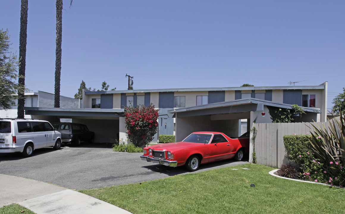 13622-13628 Estero Cir in Tustin, CA - Building Photo