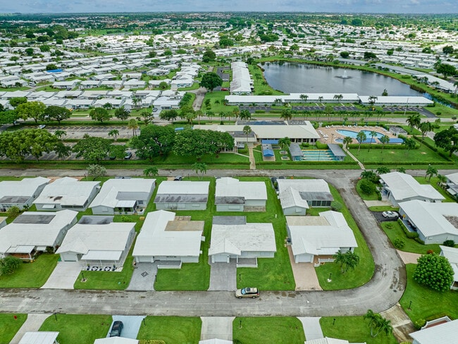 520 SW 18th St in Boynton Beach, FL - Building Photo - Building Photo