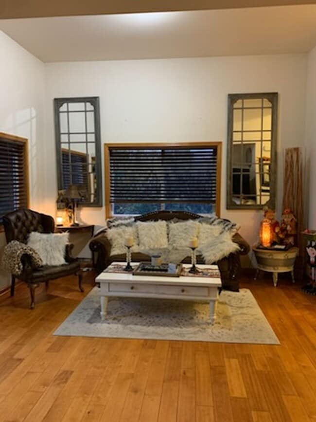 1238 W 12th St in Port Angeles, WA - Building Photo - Building Photo