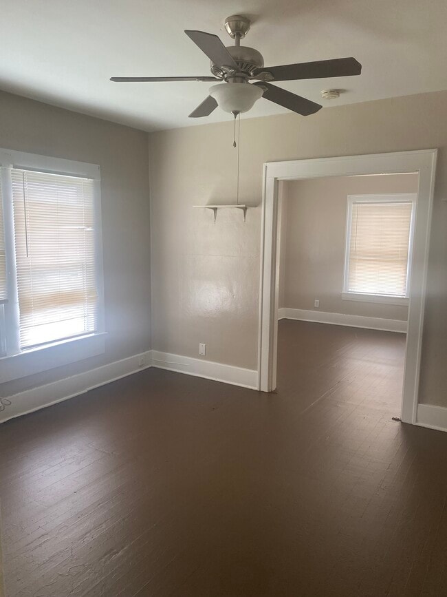 2209 Crittenden Dr, Unit #3 in Louisville, KY - Foto de edificio - Building Photo