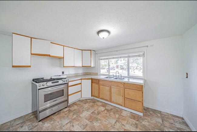 1452 Huckleberry St in Idaho Falls, ID - Building Photo - Building Photo