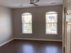 2922B Yancey Way in Myrtle Beach, SC - Foto de edificio - Building Photo